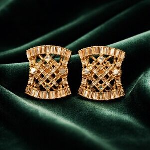 Vintage Gold Tone Clip On Earrings